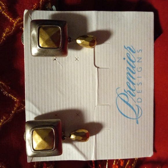 Premier design earrings - Picture 1 of 3